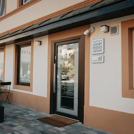Luxury Метлика